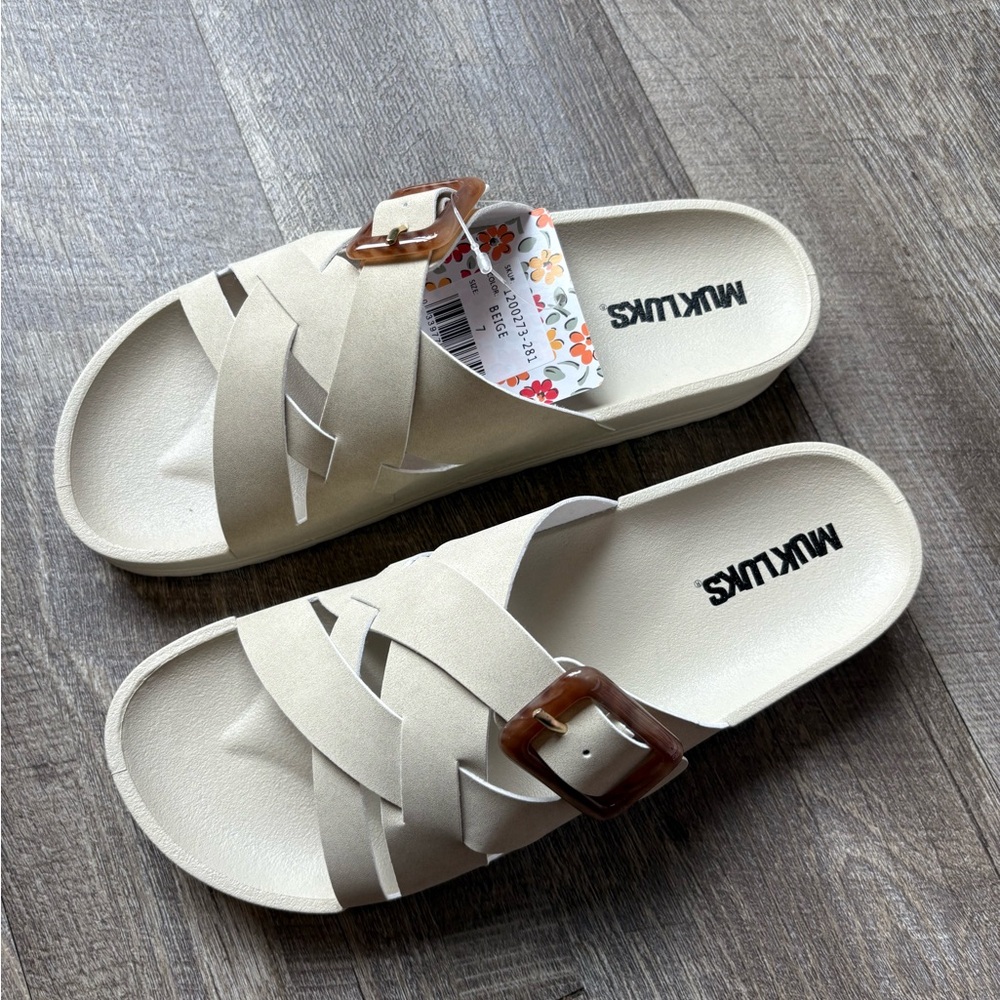 Muk Luks Light Ivory Beige Slide Sandals with Brown Buckle